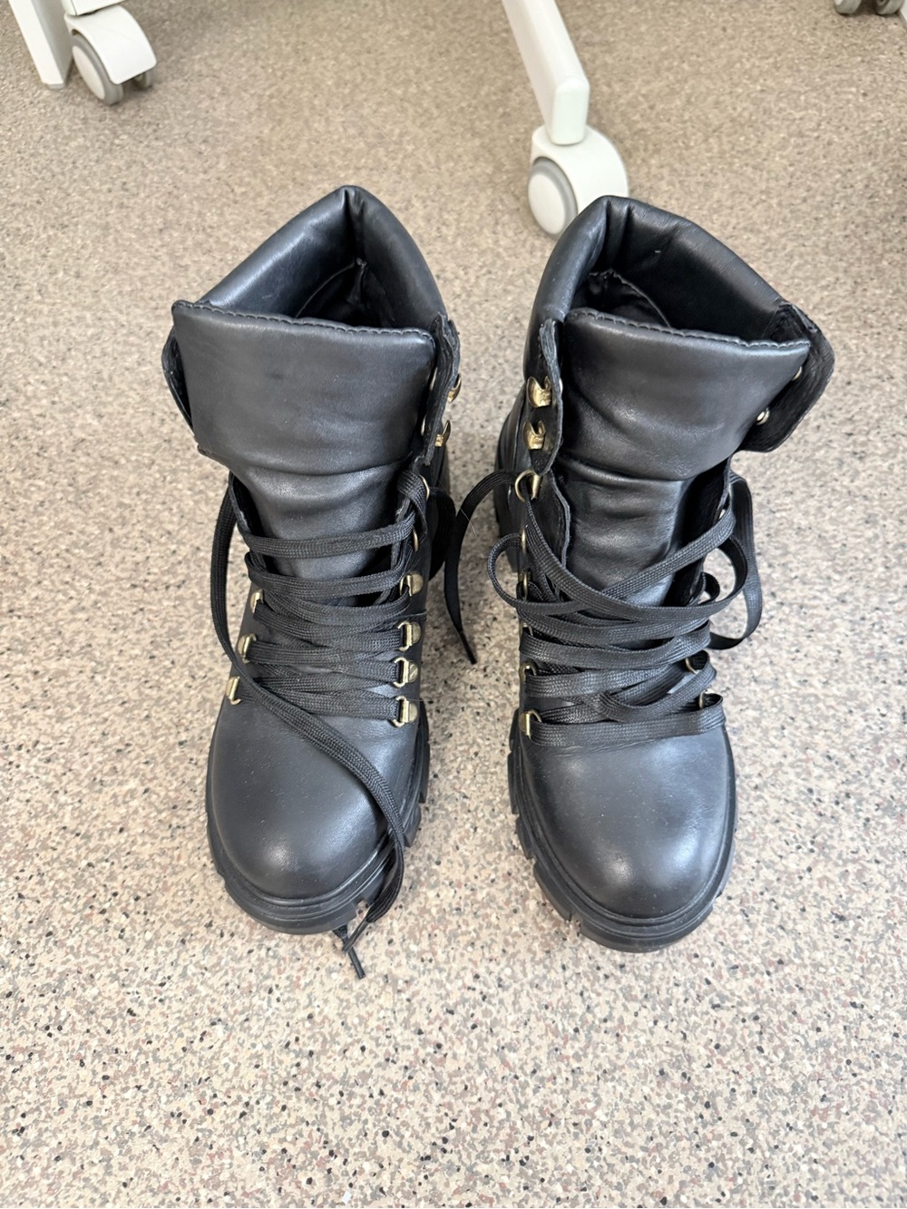 Women Boots / Steve Madden